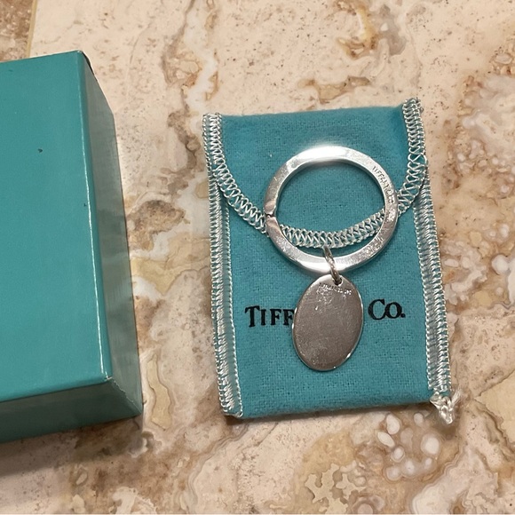 VINTAGE STERLING SILVER TIFFANY & CO KEY RING WITH OVAL TAG 10 GRAMS - Picture 4 of 4
